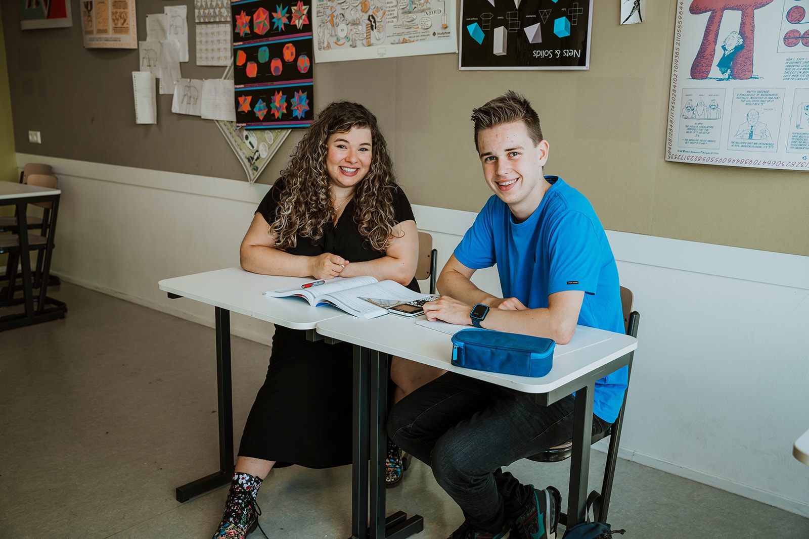 Leerling met begeleider
