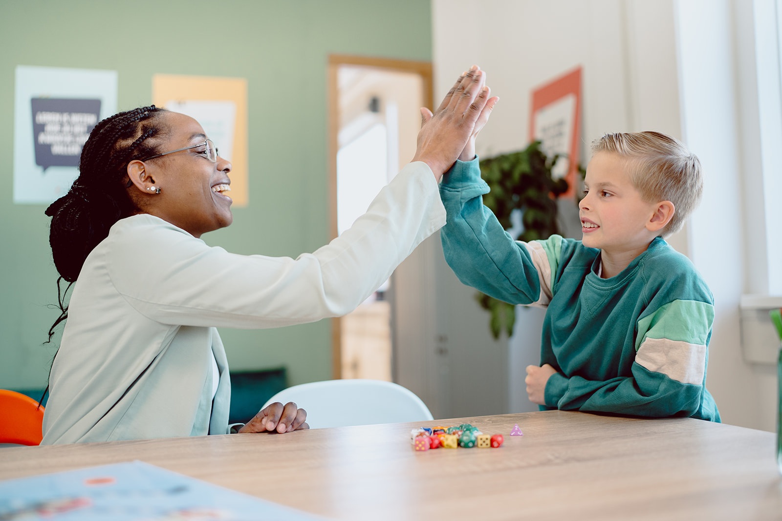 Leerling met begeleider