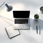 studie-werkplek-minimalistisch-bureau-laptop.jpg